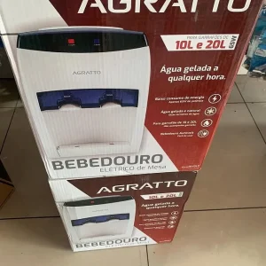 Foto de Bebedouro de mesa elétrico de Agua da marca Agratto, que suporta garrafões de 10l e 20l.