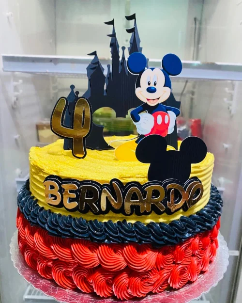 Bolo temático do Mickey e castelo da Disney