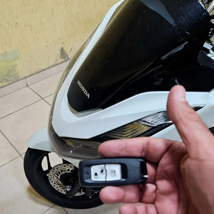 Chaveiro do Ivan Itapevi Confeccao e Programacao Chave Honda PCX 08
